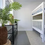 Modern Townhome, Large Game With Ping Pong, 10min To Downtown! Sleeps 10! *