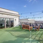 Jack Daniels House With Rooftop Golf, City Views! 8Min To Whiskey Row! Sleeps 10!