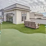 Ole Smoky House With Rooftop Golf And City Views! 8Min To Whiskey Row! Sleeps 9!