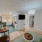 Dreami East - 2br Retreat With Cozy Patio And Mini Golf