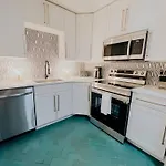Dreami East - 2br Retreat With Cozy Patio And Mini Golf *