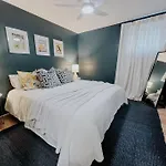 Apartment Dreami East - 2br Retreat With Cozy Patio And Mini Golf *