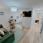 Dreami East - 2br Retreat With Cozy Patio And Mini Golf Apartment *