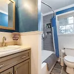 Holiday home Hillside Hot Tub Hideaway! King Bed / Fire Pit