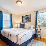 Holiday home Hillside Hot Tub Hideaway! King Bed / Fire Pit Nashville