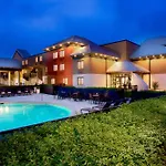 Express Airport By Ihg 3*
