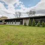 Unique Modern Ranch W Year Round Pool And Hot Tub