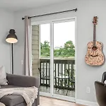 Oasis Walk To Broadway With Pool, Parking, Gym And Patio Nashville
