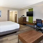 Express Airport By Ihg 3*