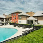 Express Airport By Ihg Hotel 3*