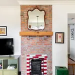 Cheerful House Near Coffee Food & Fenced-In Yard