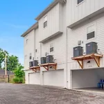 Star Retreat Townhome With Garage 3 Miles To Downtown Nashville