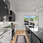 Urban Oasis: Modern Luxury Near Downtown * Nashville