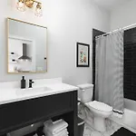 Apartment Near Downtown Broadway & Stadium With Free Parking *