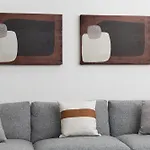 Chic And Cozy Designer 3 Miles To Downtown Apartment