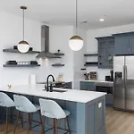Stunning Spacious Near Restaurants & Coffee Apartment *