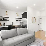 Near Downtown Broadway & Stadium - Free Parking Apartment Nashville