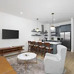 Chic East With Free Parking 3 Mi To Broadway Nashville