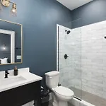 Apartment Chic East With Free Parking 3 Mi To Broadway