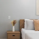 Apartment Luxury Design Condo, Close To Downtown Broadway & Coffee