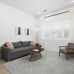 Luxury Design, Close To Broadway - 4 Beds, 2 Bedrm