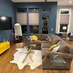 Glitz & Guitars I Stylish 3br With Rooftop Hot Tub In East *