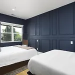 Tranquil Haven Close To Broadway With Free Parking Apartment