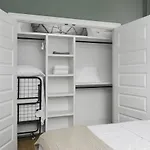 Chic Spacious 2 Bedroom Walk To Coffee And Restaurants