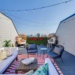 Booking Fast 12 Beds - Rooftop Views