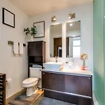 Longterm Just Across The River From Downtown- Fully Equipped For Long Term Nashville