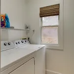 Skyline Views From Shelby With Wifi, Fully Furnished, Pet Friendly & In Unit Laundry * Nashville