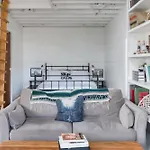 Hip, Cozy With A Fire Pit In Cleveland Park Holiday home