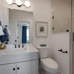 - 1400 Napoleon St. Holiday home *