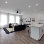 Southern & Style-2 Townhomes-7 Mins To Broadway