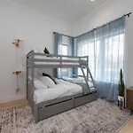 Holiday home - 1400 Napoleon St.