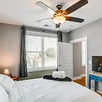 Modern Condo: Walk To Local Breweries! *
