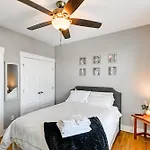 Modern Condo: Walk To Local Breweries! Holiday home Nashville