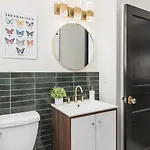 Taylor Swift Eras Inspired Home-10 Min To Broadway Holiday home