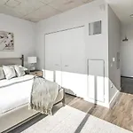 Landing Modern With Amazing Amenities Nashville