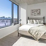 Landing Modern With Amazing Amenities *