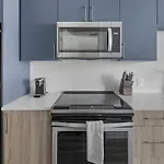 Landing Modern Apartment With Amazing Amenities