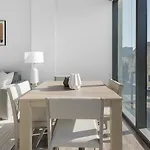 Apartment Landing Modern With Amazing Amenities