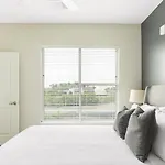 Landing Modern With Amazing Amenities * Nashville