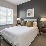 Landing Modern Apartment With Amazing Amenities