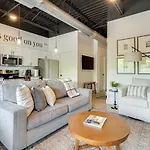 With 2 Queen Beds 7 Mins To Dt Apartment Nashville
