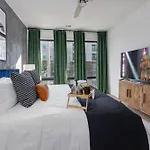 The Second Fiddle-odyssey-mins To Broadway Holiday home *