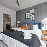 Riffs - 2 Unit Odyssey Combo - Heart Of Midtown Holiday home