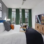 Holiday home Riffs - 2 Unit Odyssey Combo - Heart Of Midtown