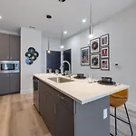 Holiday home Riffs - 2 Unit Odyssey Combo - Heart Of Midtown