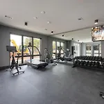 Panoramic Penthouse - Mins To Broadway - Full Gym